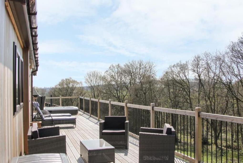 Fabulous Detached Lodge With Hot Tub Two Nights Minimum Stay Bridgnorth Kültér fotó